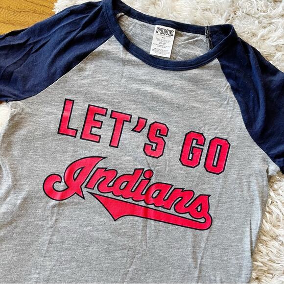 Victoria’s Secret Pink 5th & Ovean Indians baseball tee shirt womens size XS - Picture 4 of 7